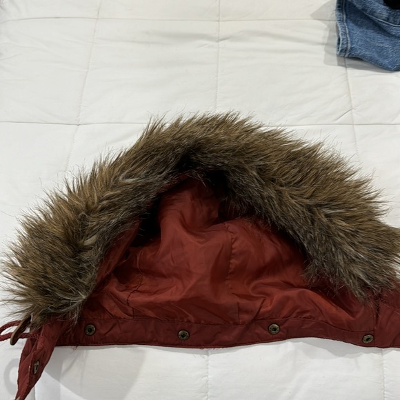 Burnt orange/red H&M puffer vest - Picture 8 of 8